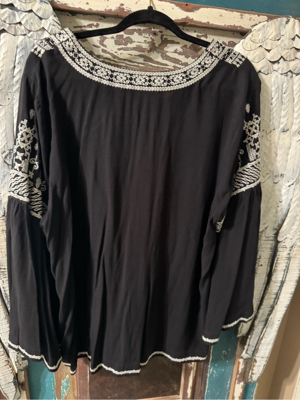 Chelsea & Theodore Black Embroidered V-Neck Peasant Top - White Stitching - Picture 6 of 8